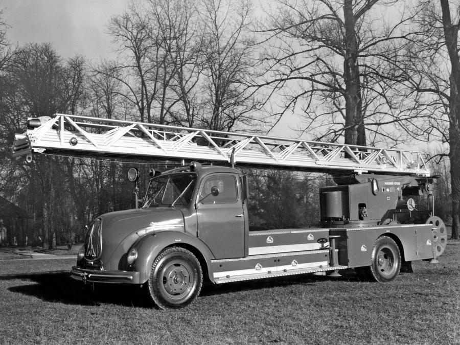  Magirus-Deutz S 3500 Feuerwehr-Drehleiter DL-30 1953 года  (фото 1 из 1)